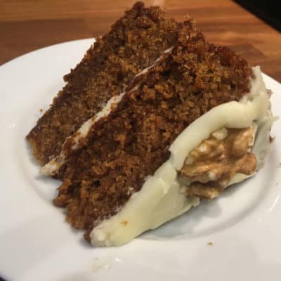 How to make a moist carrot cake at home